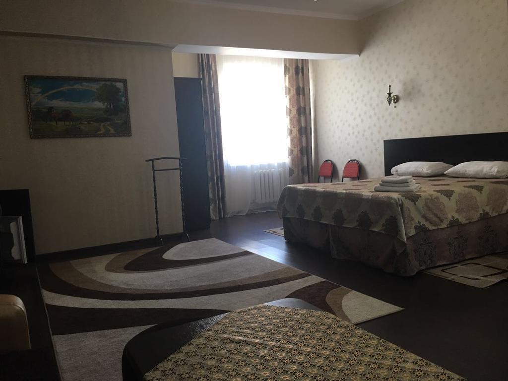 Home Hotel Astana Eksteriør bilde