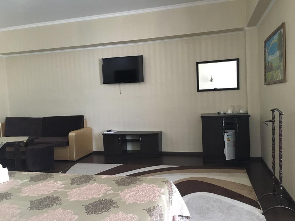 Home Hotel Astana Eksteriør bilde