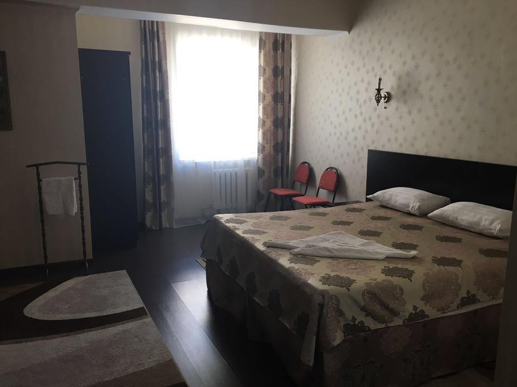 Home Hotel Astana Eksteriør bilde