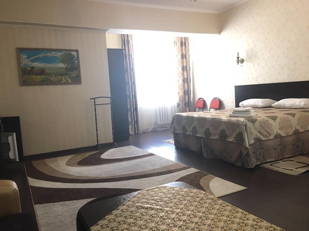 Home Hotel Astana Eksteriør bilde