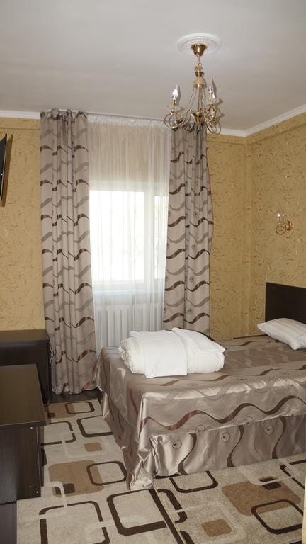 Home Hotel Astana Eksteriør bilde